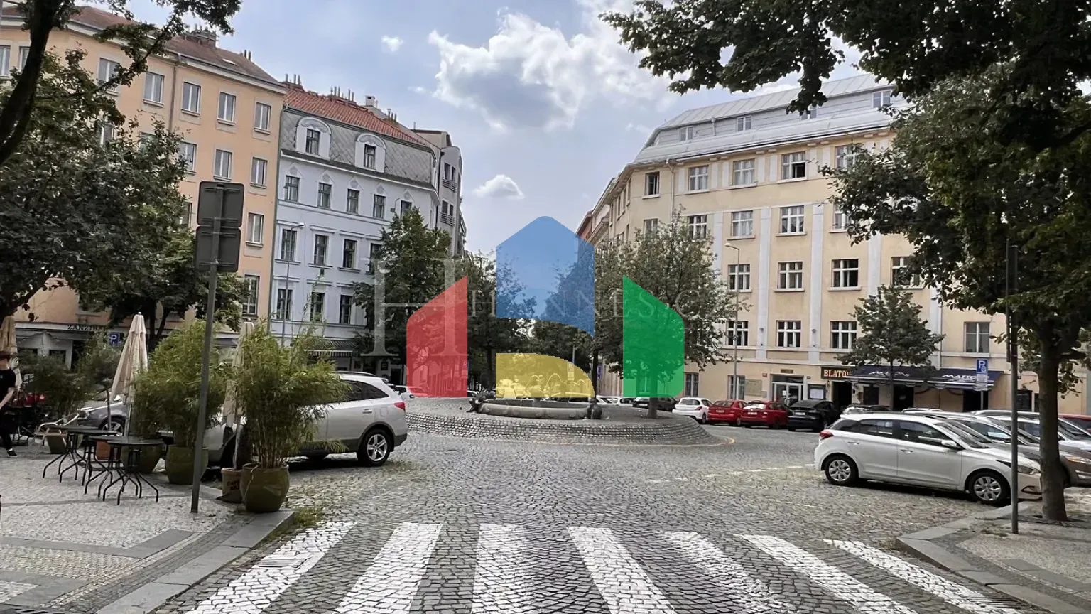 На продажу многоквартирные дома 1015 m²