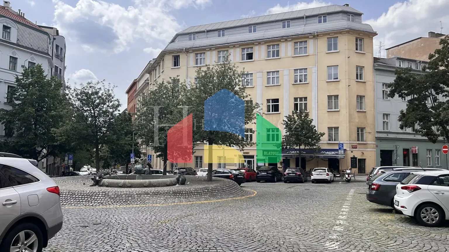 На продажу многоквартирные дома 1015 m²