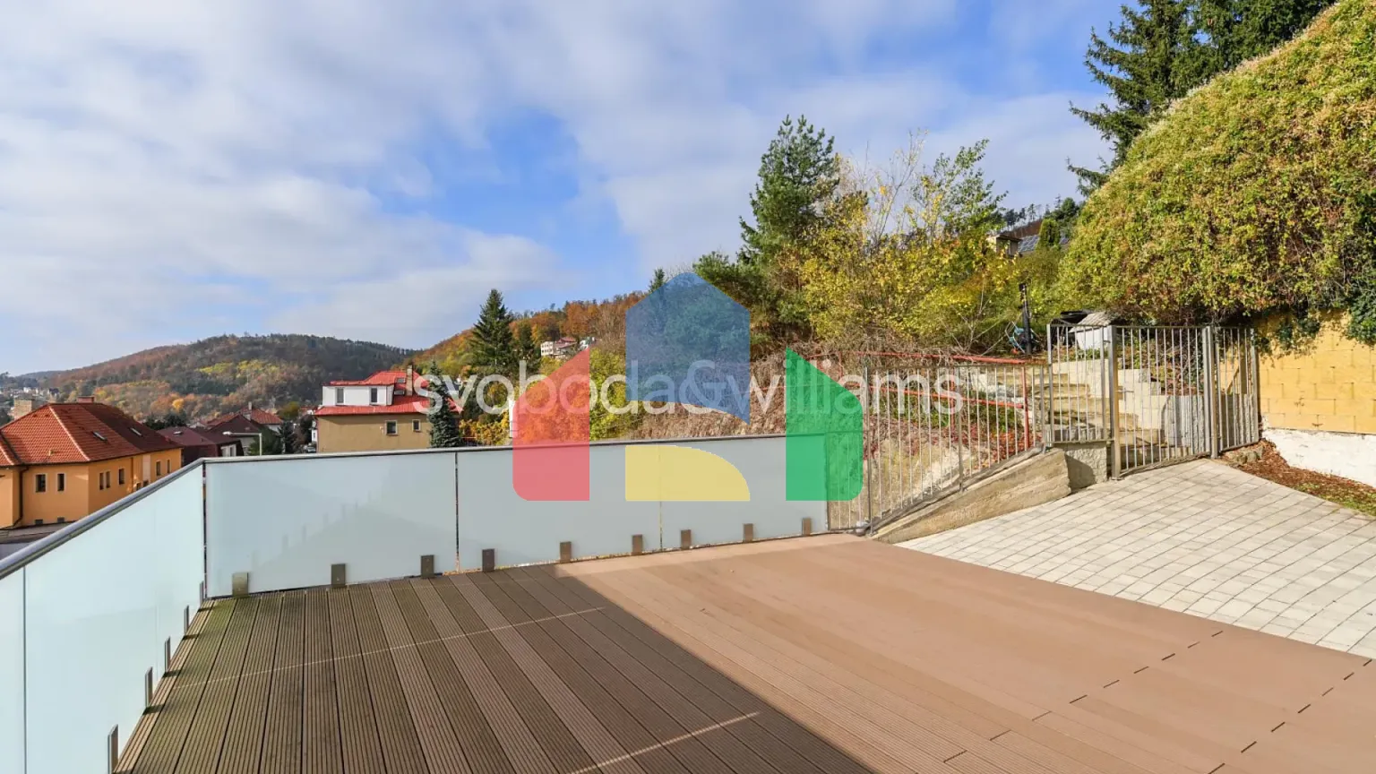 На продажу многоквартирные дома 348 m²