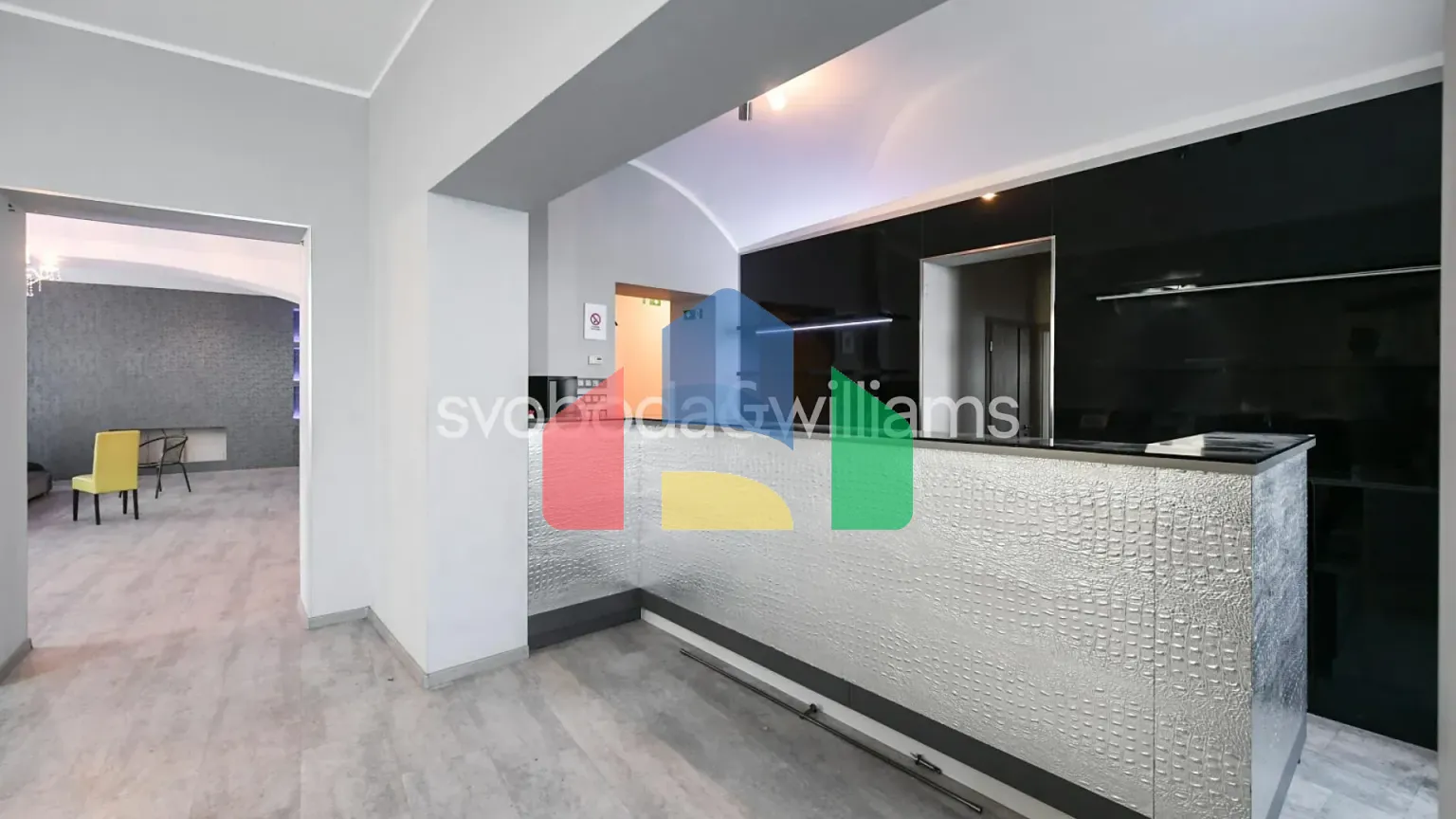 На продажу торговые помещения 403 m²