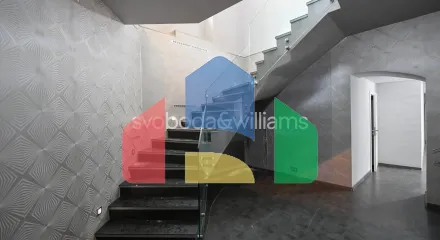 На продажу торговые помещения 403 m²