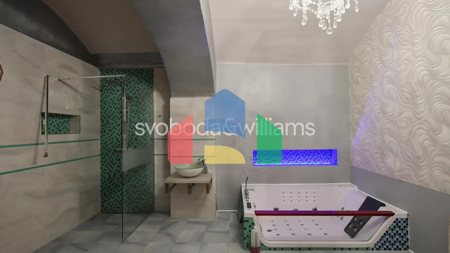 На продажу торговые помещения 403 m²