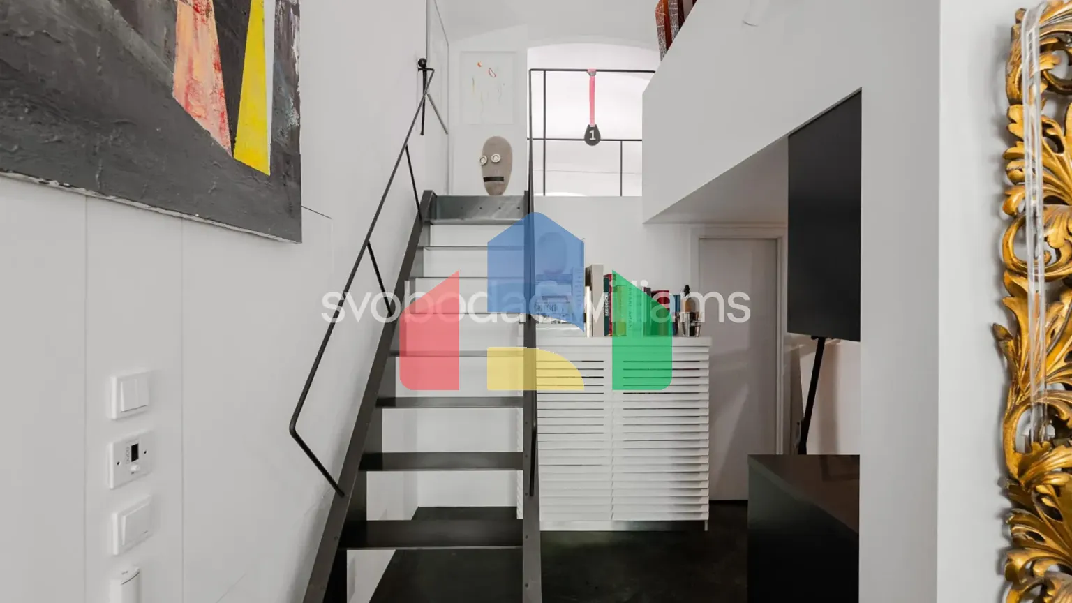 На продажу торговые помещения 210 m²