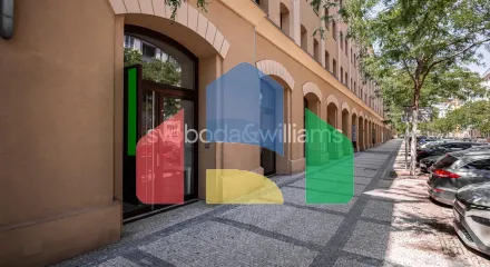 На продажу торговые помещения 210 m² На продажу торговые помещения 210 m²