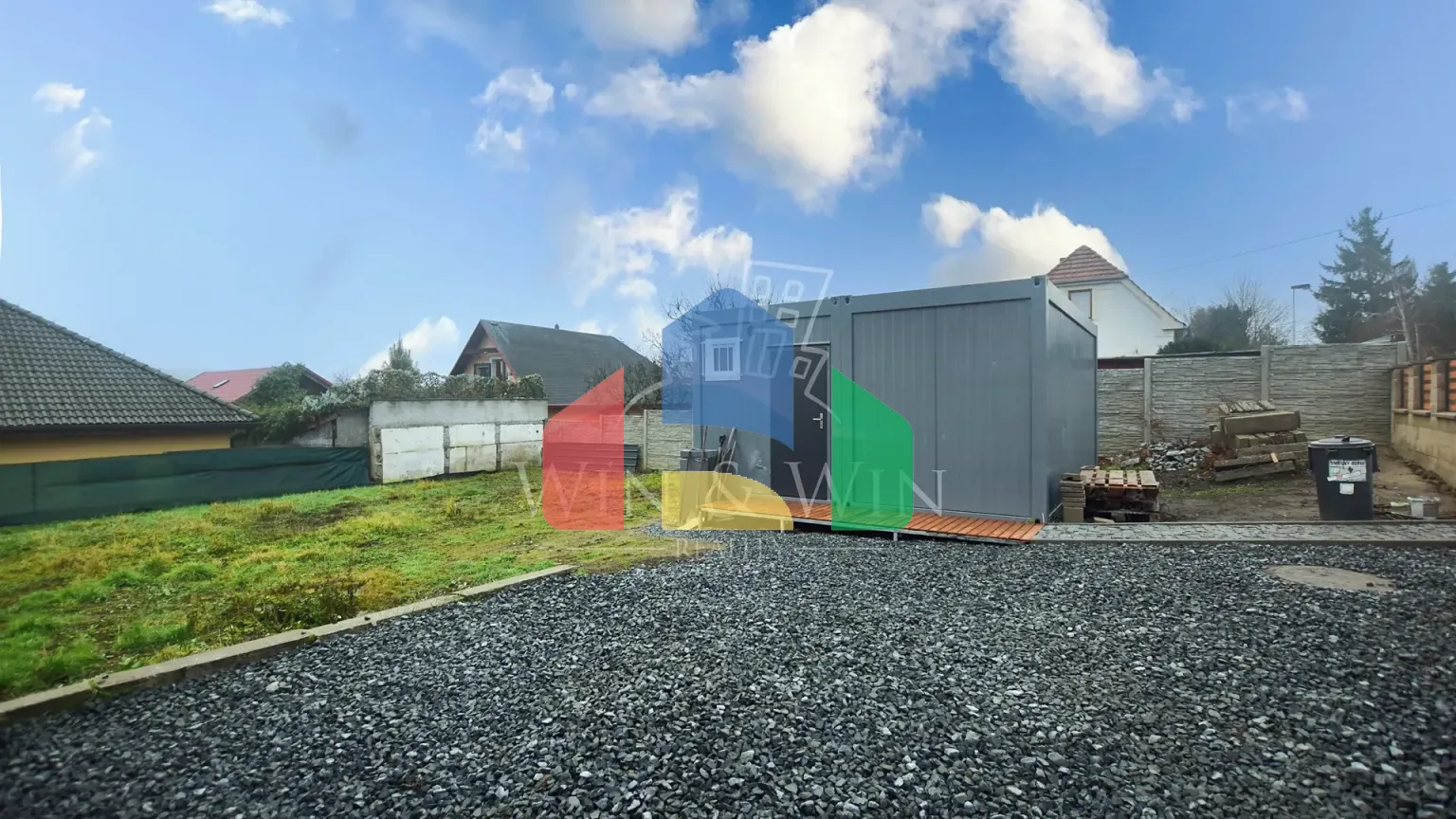 На продажу участки под строительство 407 m²