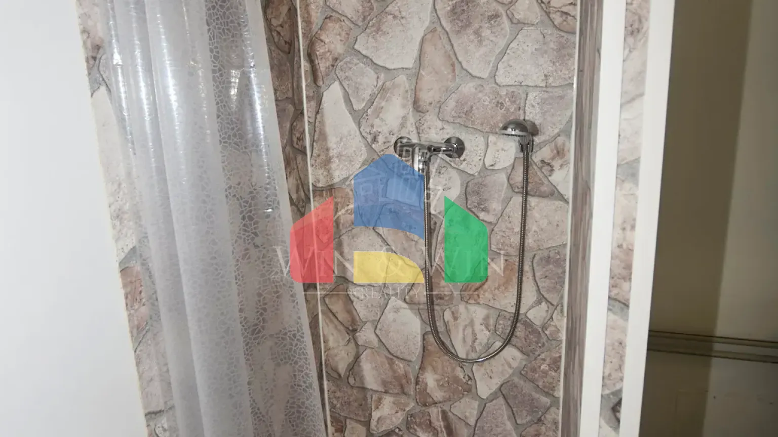 На продажу участки под строительство 407 m²