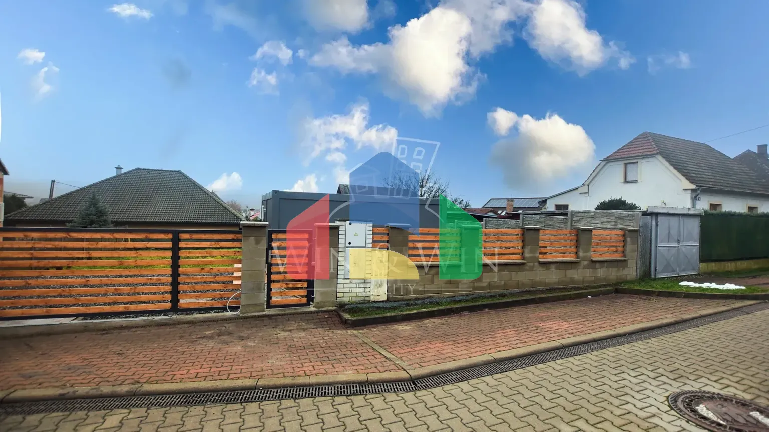 На продажу участки под строительство 407 m²