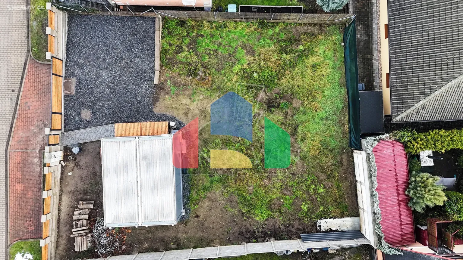 На продажу участки под строительство 407 m²