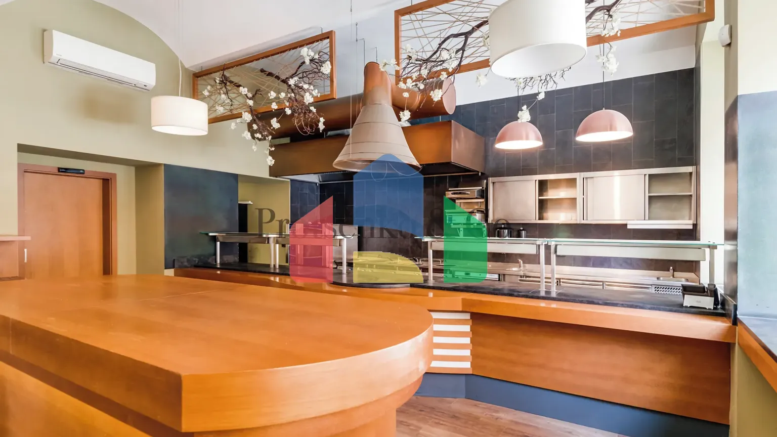 На продажу рестораны 230 m²