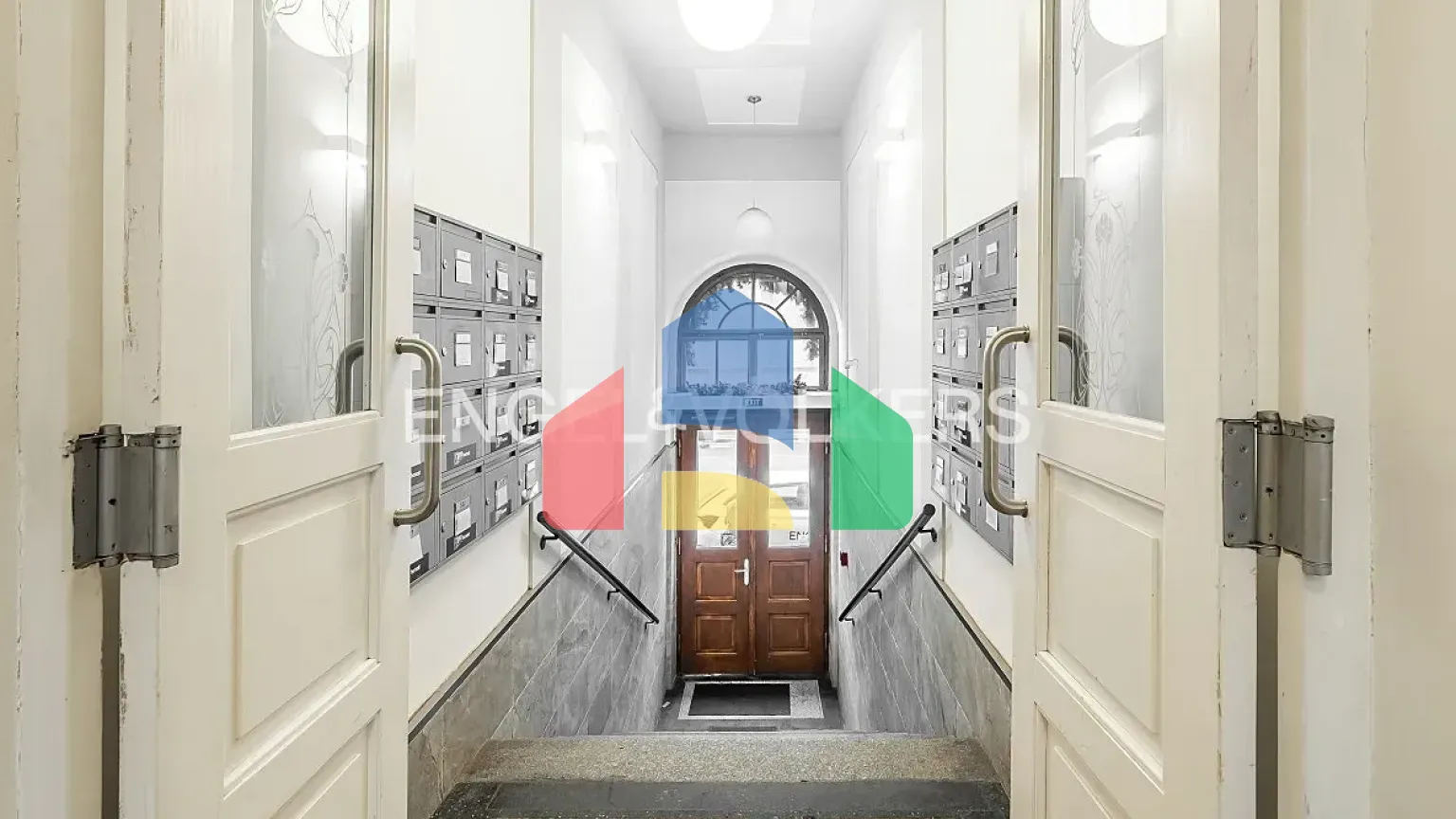 На продажу другие объекты коммерческой недвижимости 48 m²