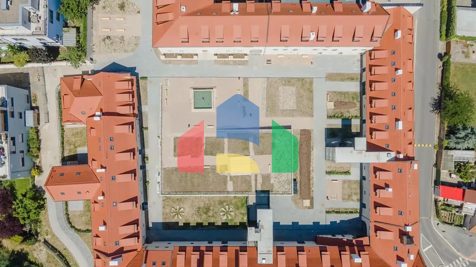 На продажу торговые помещения 130 m²