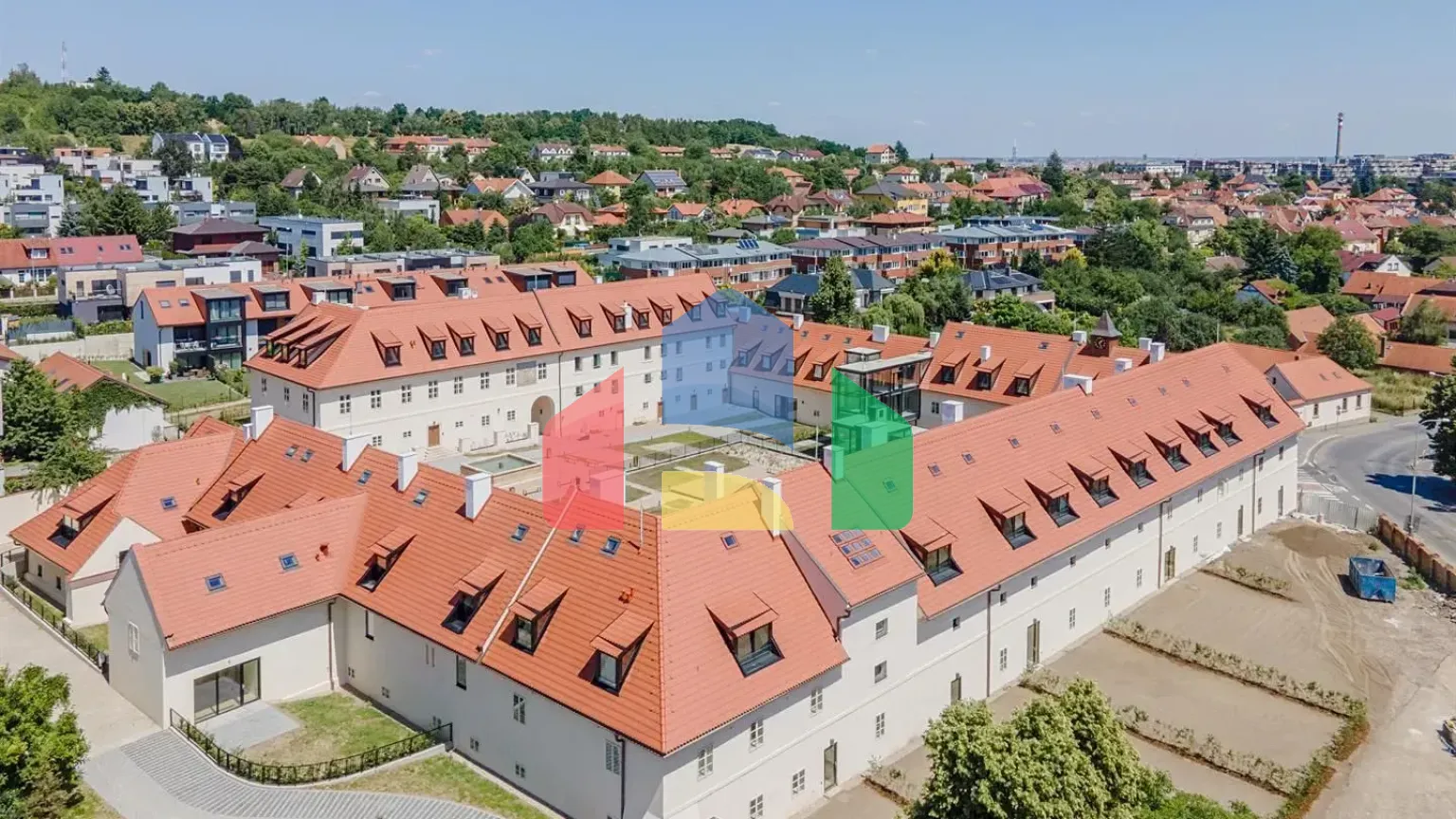 На продажу торговые помещения 130 m²