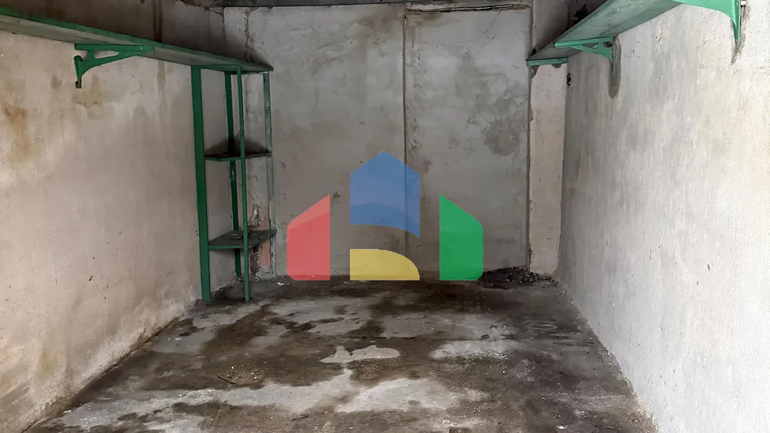 На продажу гаражи 18 m²