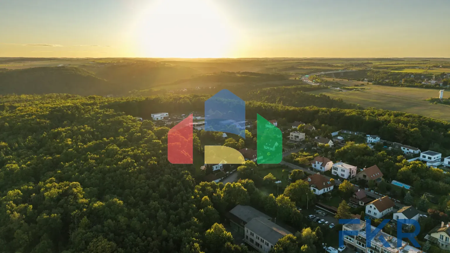 На продажу участки под строительство 886 m²