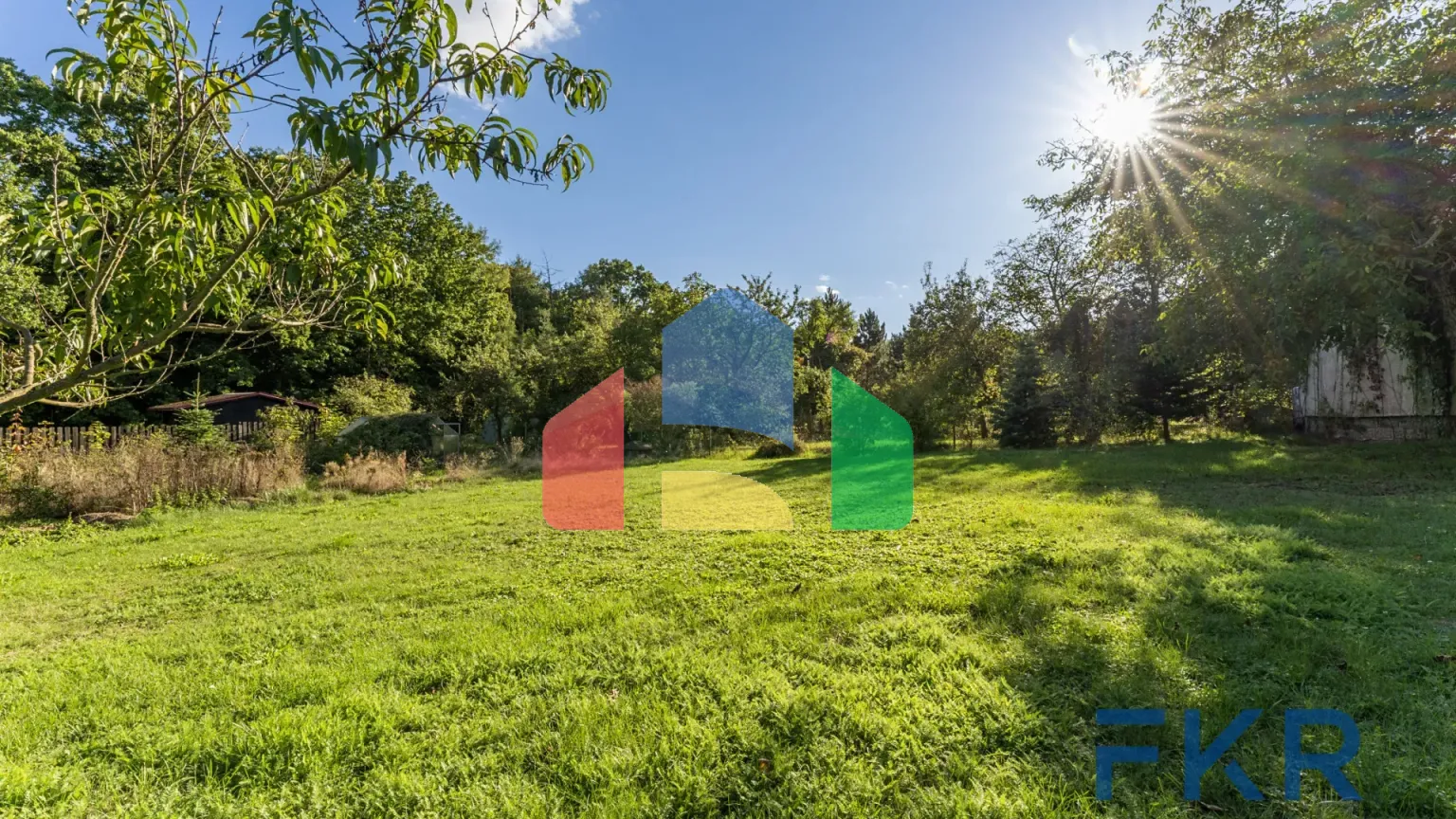 На продажу участки под строительство 886 m²