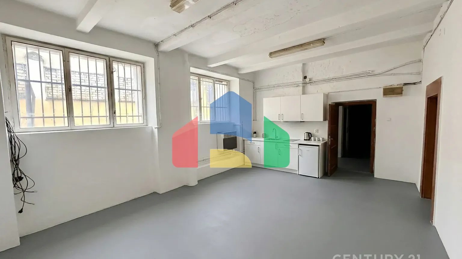 На продажу склады 68 m²