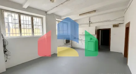 На продажу склады 68 m²