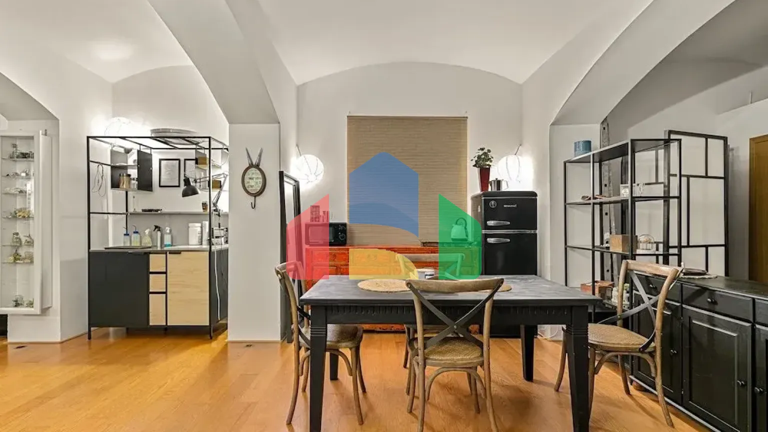 На продажу другие объекты коммерческой недвижимости 66 m²