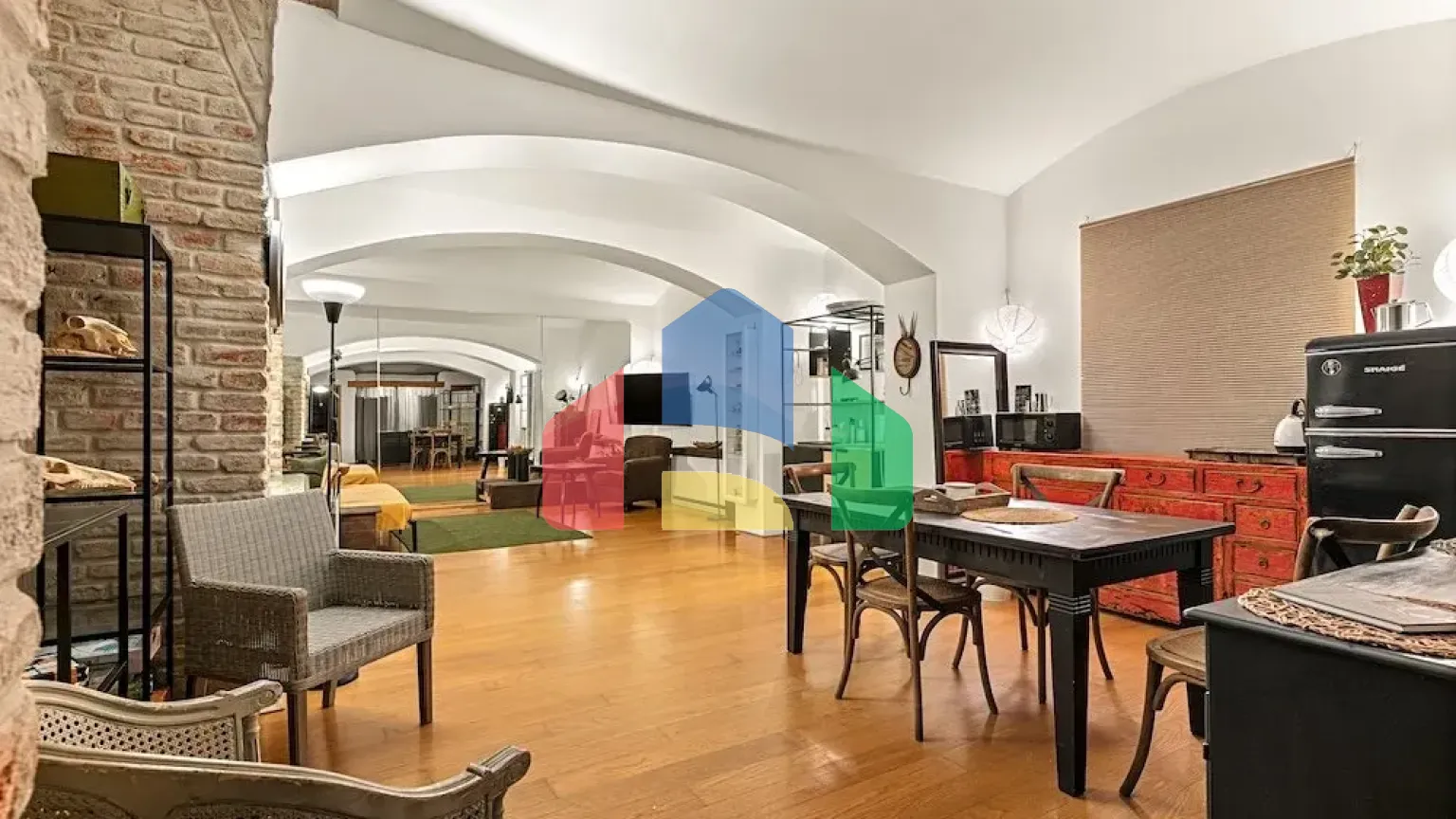 На продажу другие объекты коммерческой недвижимости 66 m²