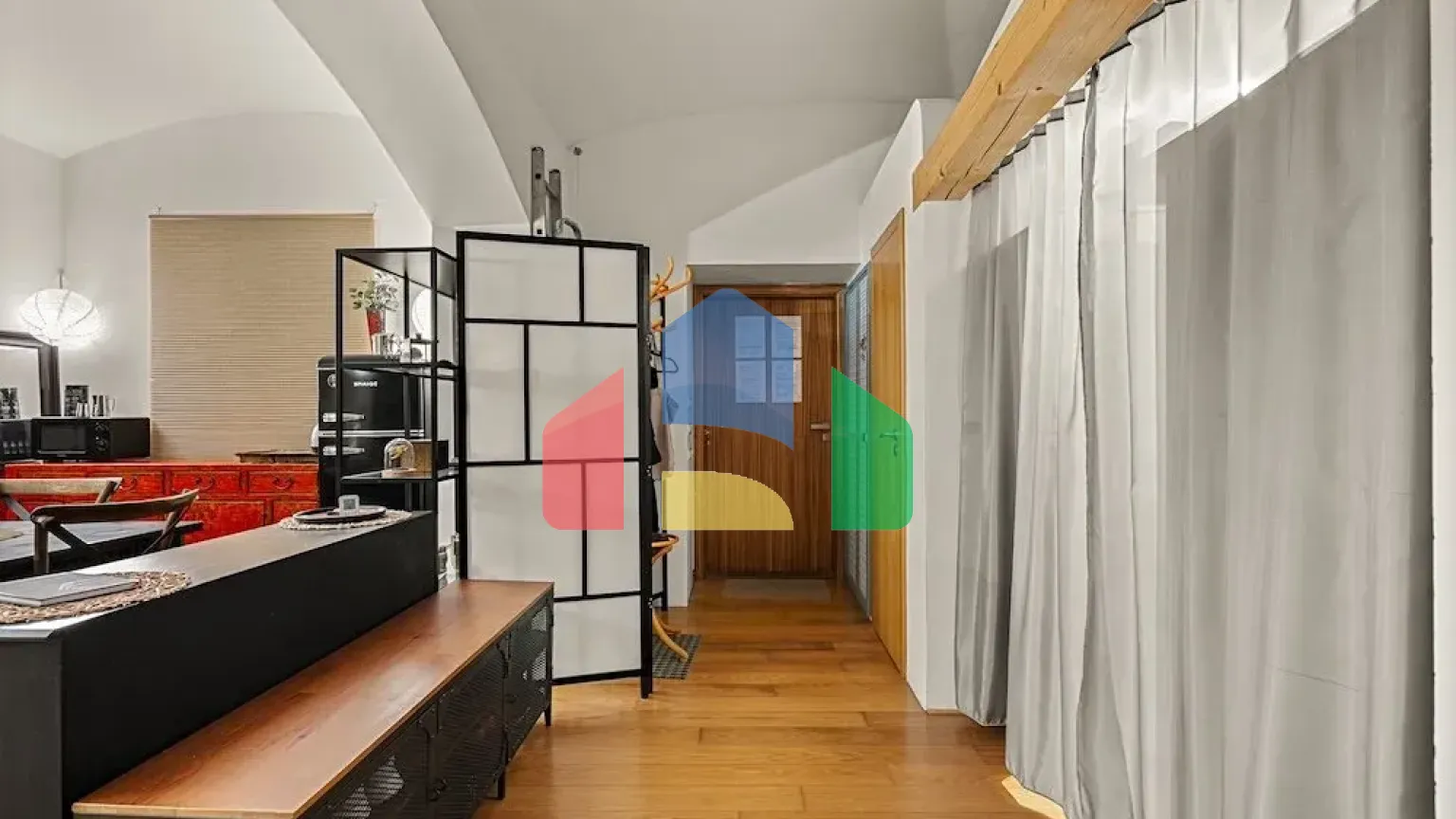 На продажу другие объекты коммерческой недвижимости 66 m²