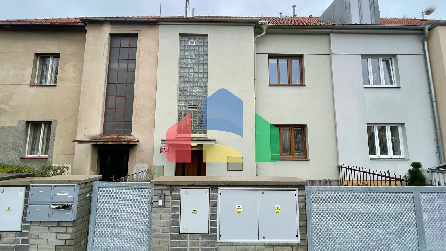 На продажу многоквартирные дома 260 m²