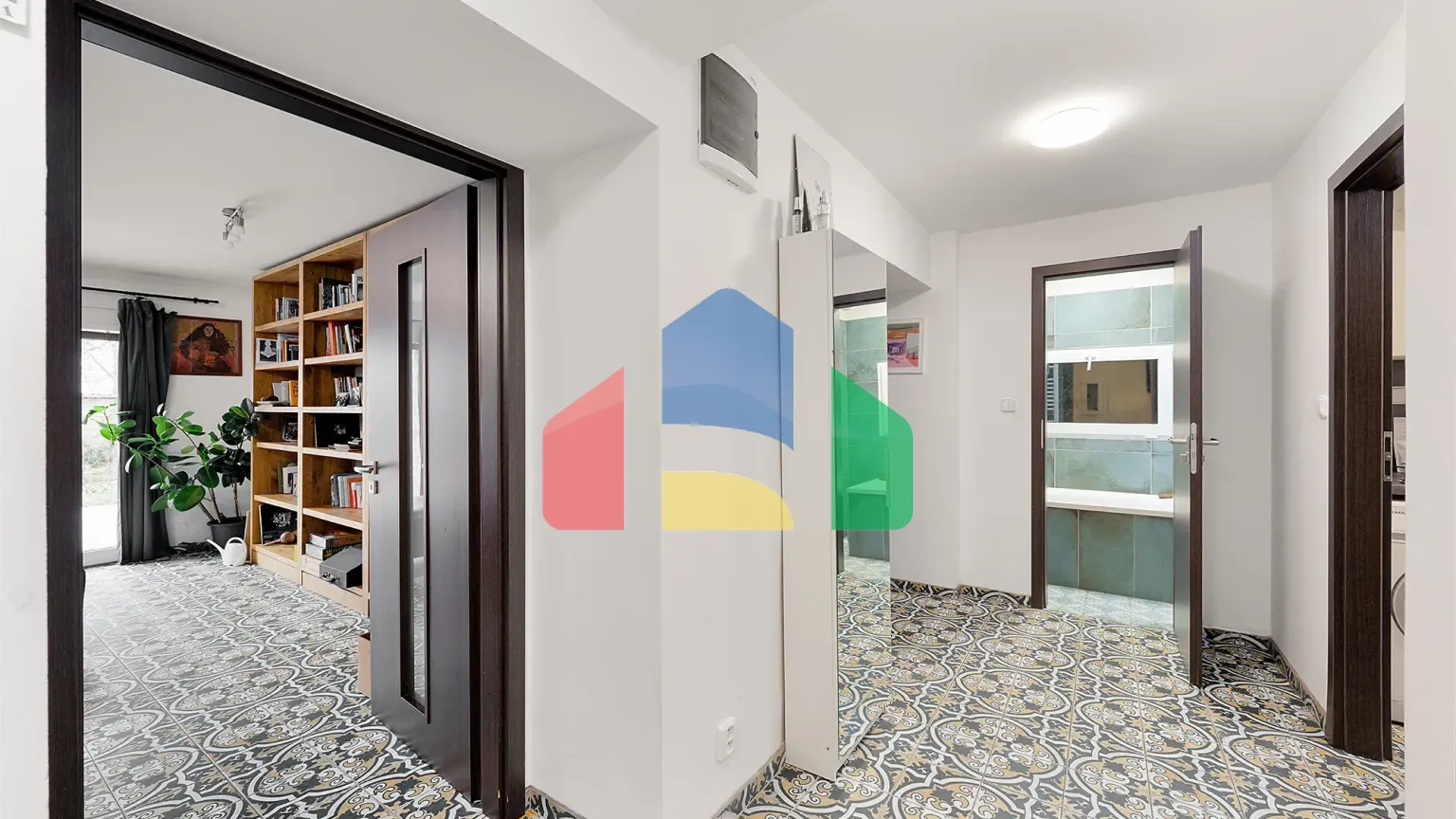 На продажу многоквартирные дома 260 m²