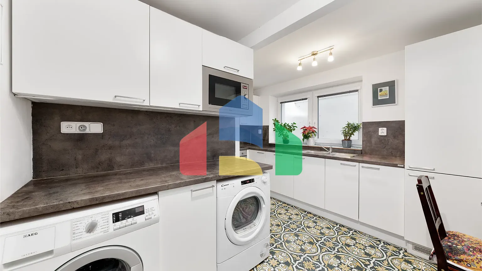 На продажу многоквартирные дома 260 m²