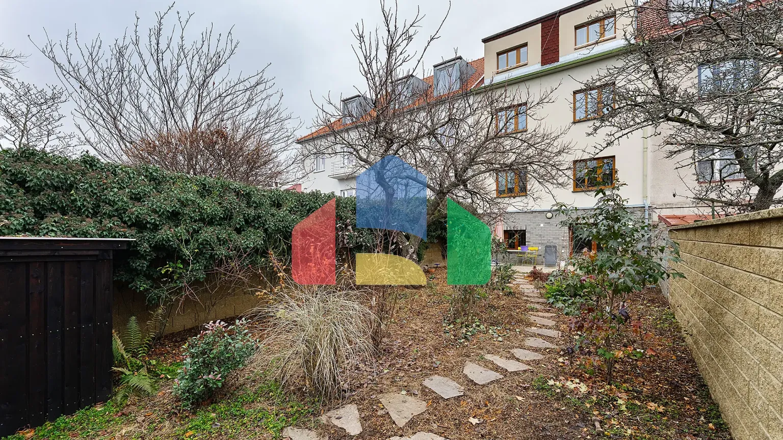 На продажу многоквартирные дома 260 m²