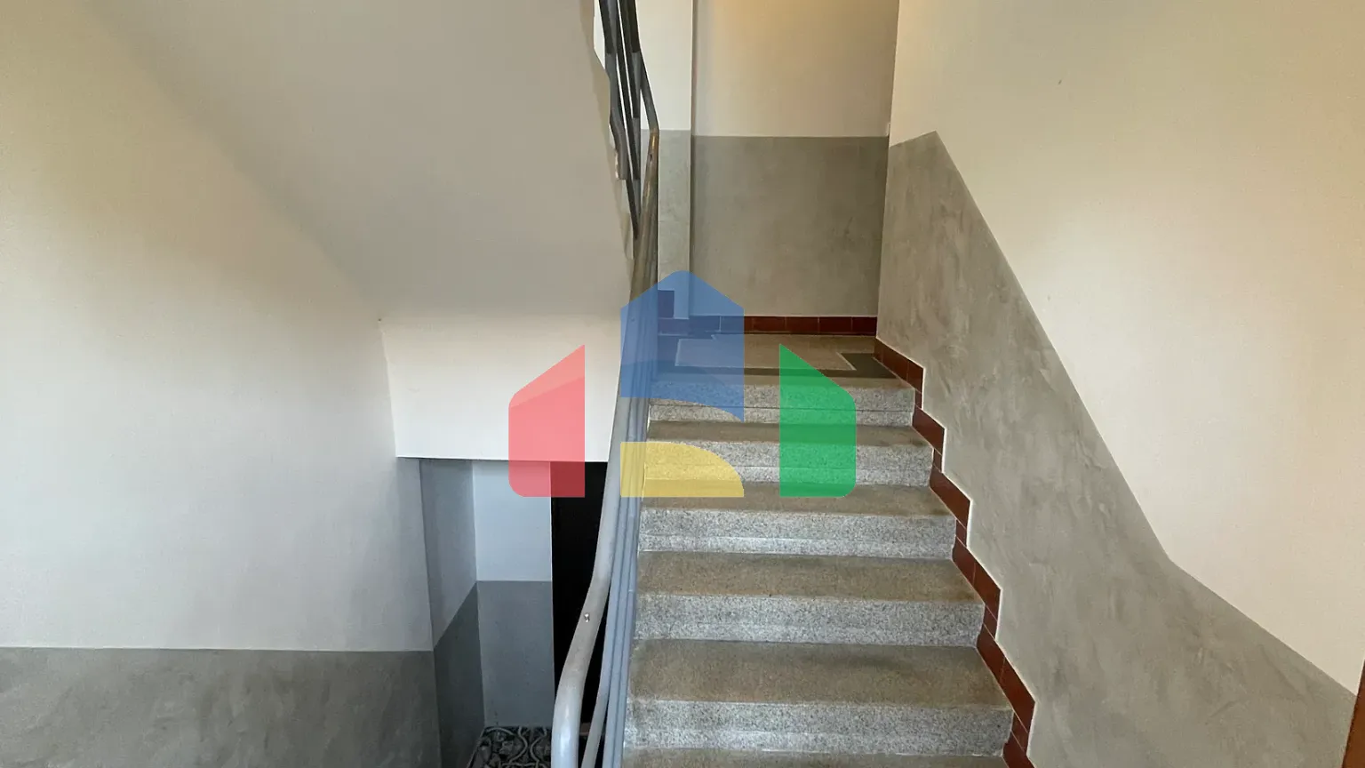 На продажу многоквартирные дома 260 m²