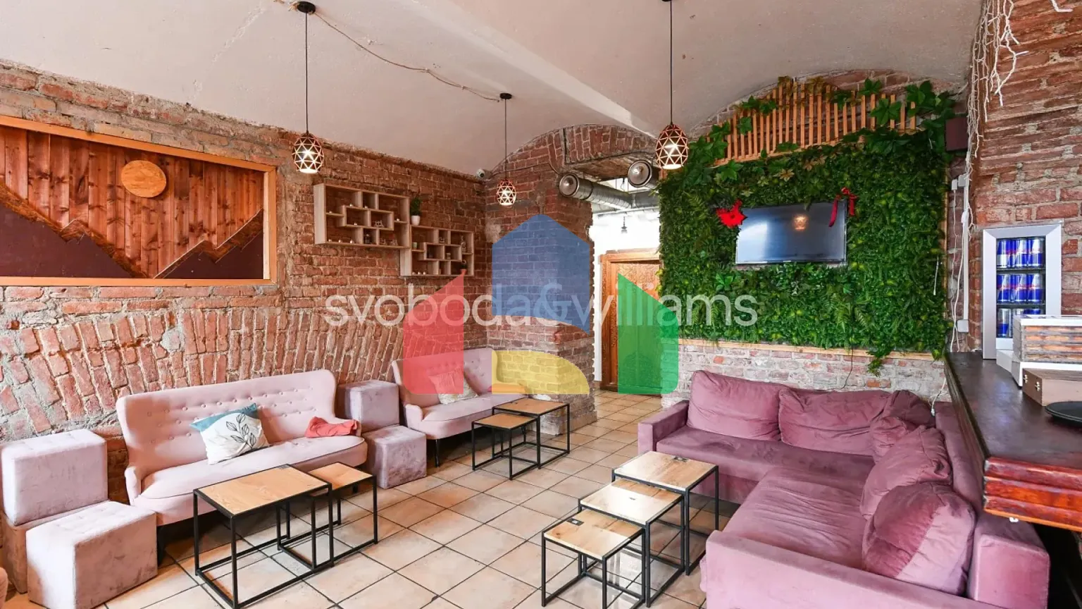 На продажу торговые помещения 184 m²