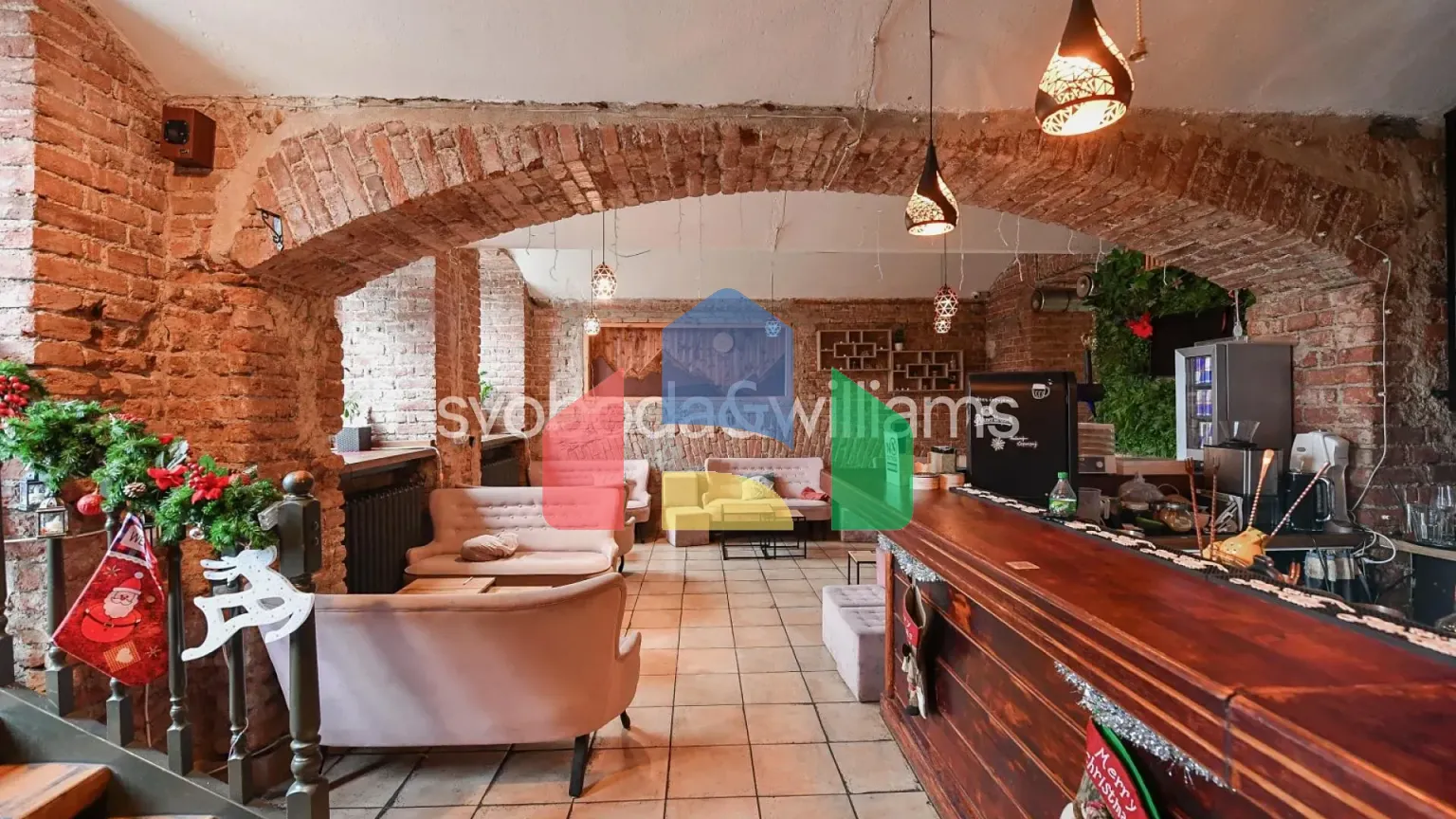 На продажу торговые помещения 184 m²