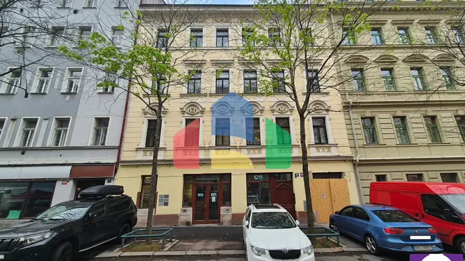 На продажу отели, гостиницы 16 m²