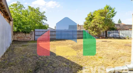 На продажу участки под строительство 584 m²