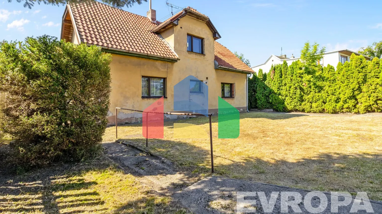 На продажу участки под строительство 584 m²