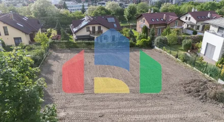 На продажу участки под строительство 753 m²