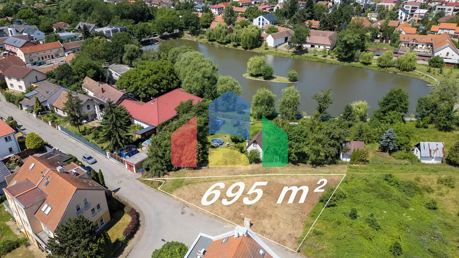 На продажу участки под строительство 695 m²