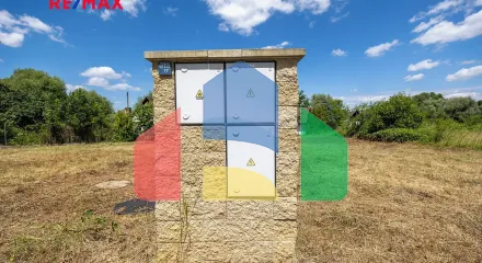 На продажу участки под строительство 695 m²