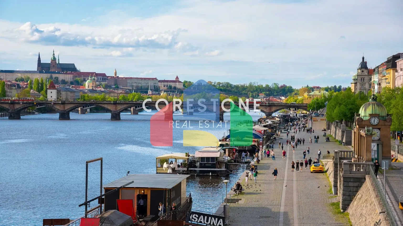 На продажу отели, гостиницы 7000 m²