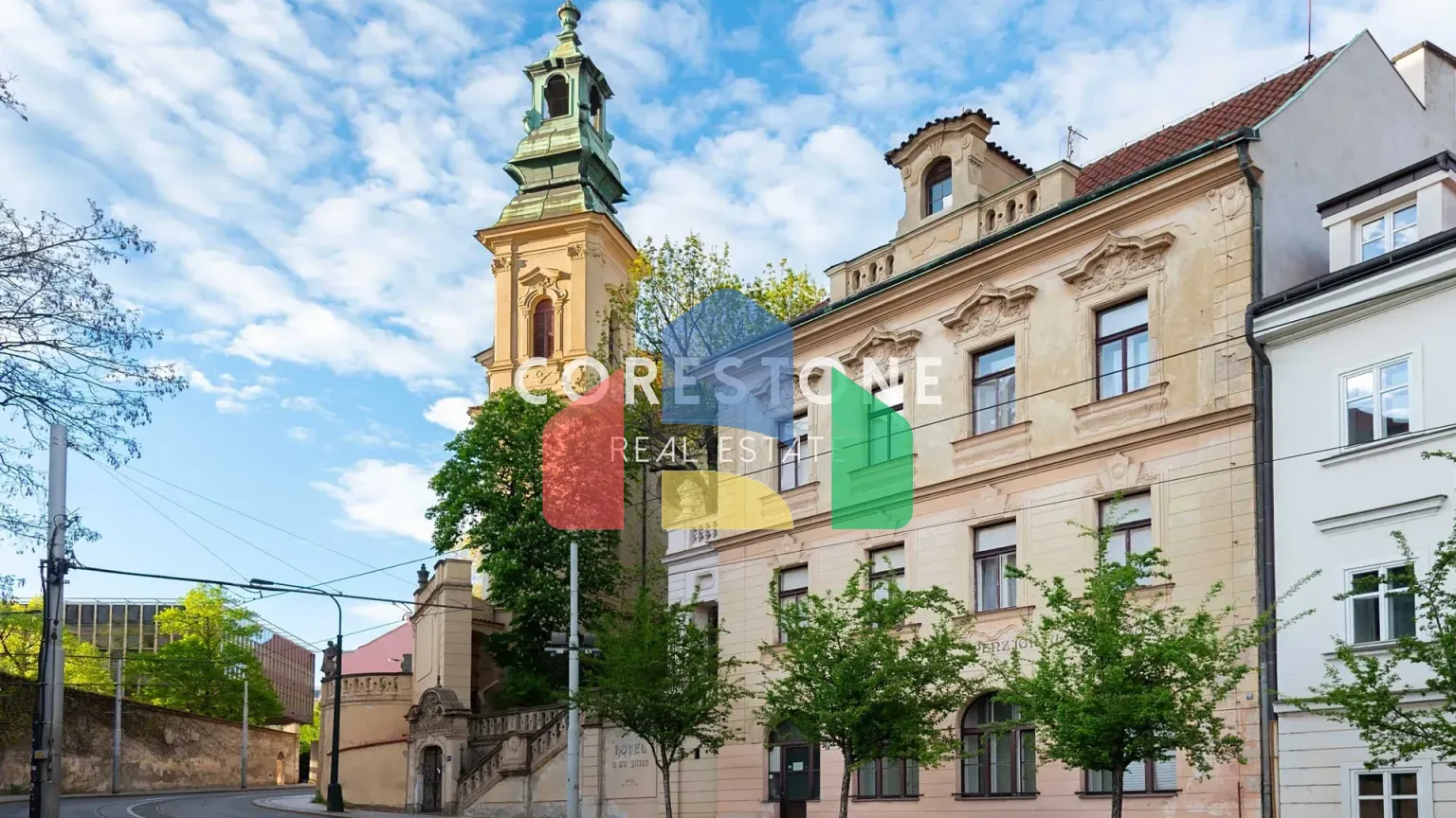 На продажу отели, гостиницы 7000 m²