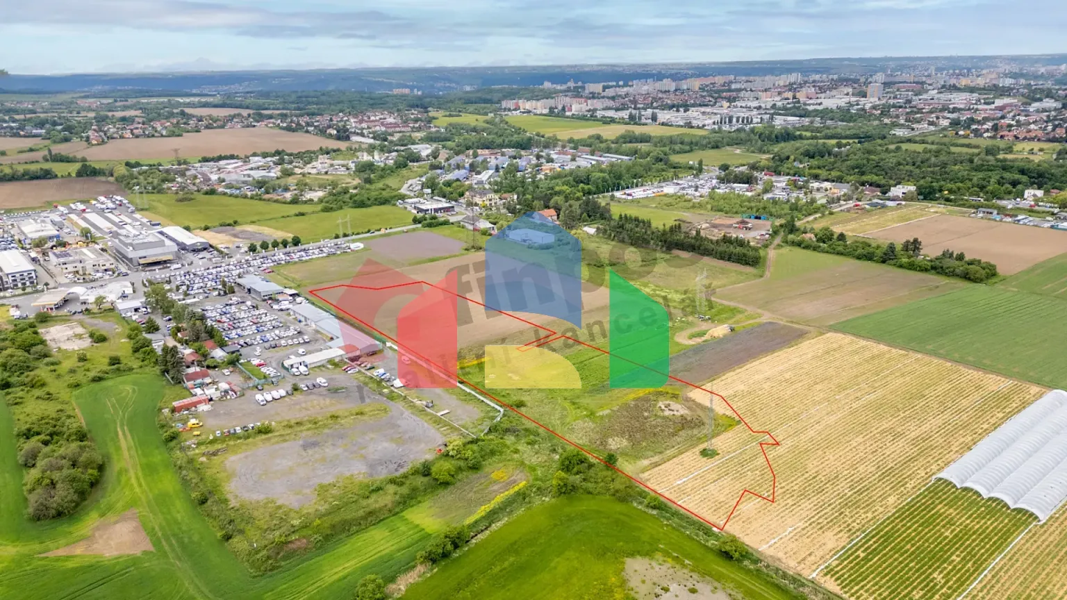 На продажу сельскохозяйственные земли 28484 m²