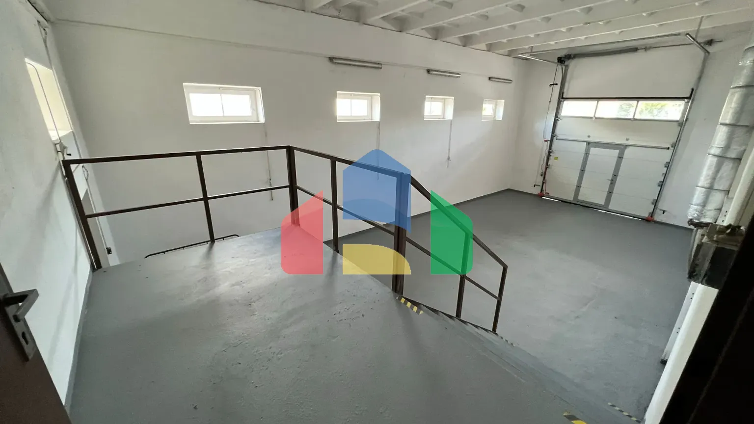 На продажу производственные цеха 210 m²