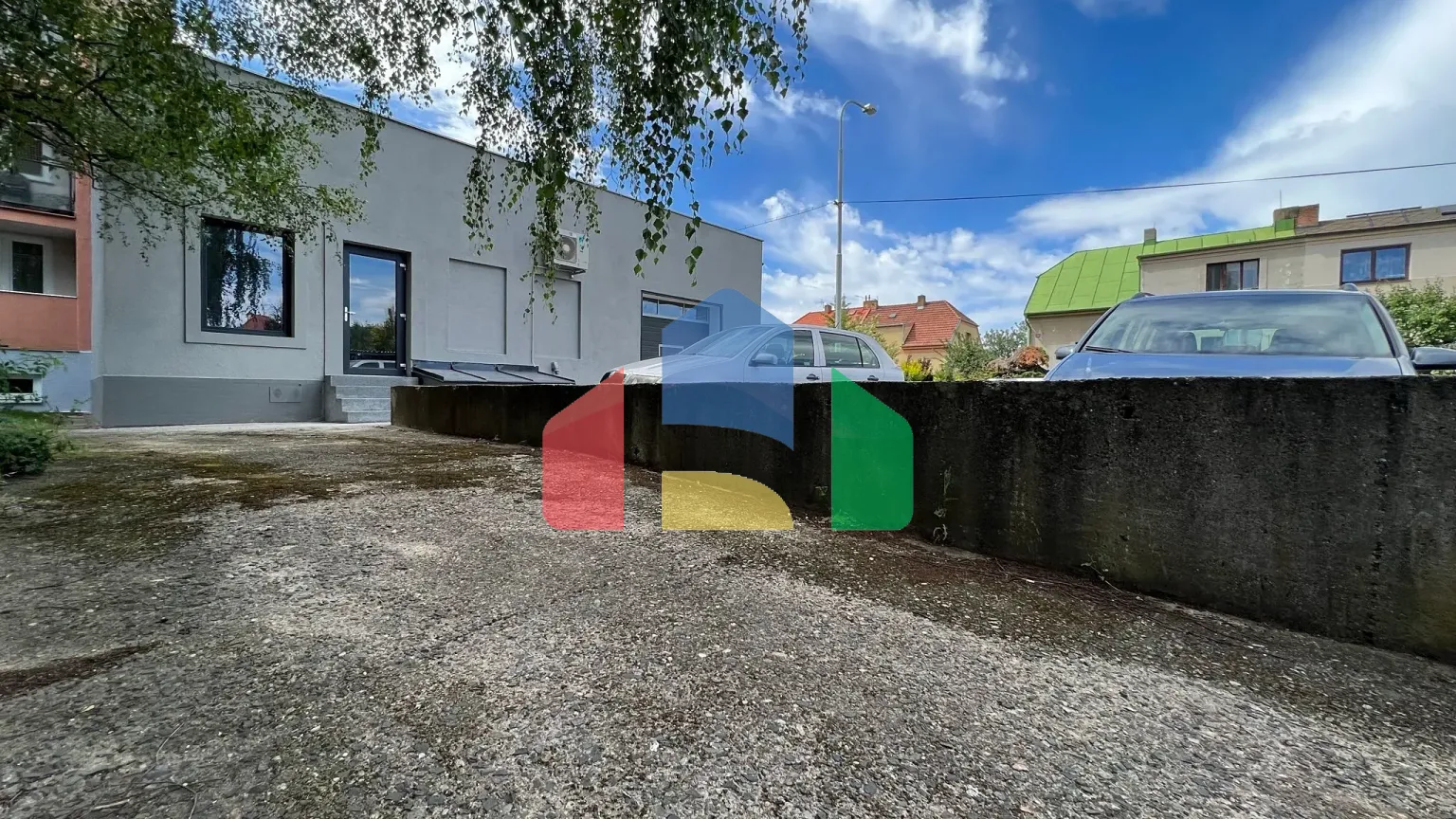 На продажу производственные цеха 210 m²