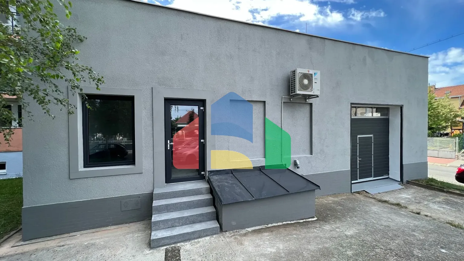 На продажу производственные цеха 210 m²