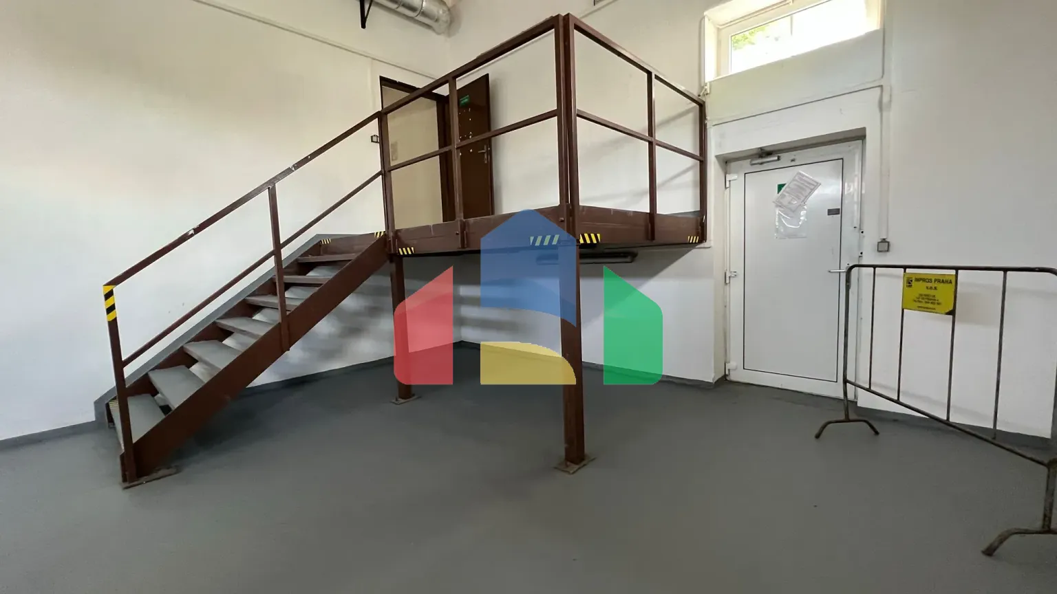 На продажу производственные цеха 210 m²