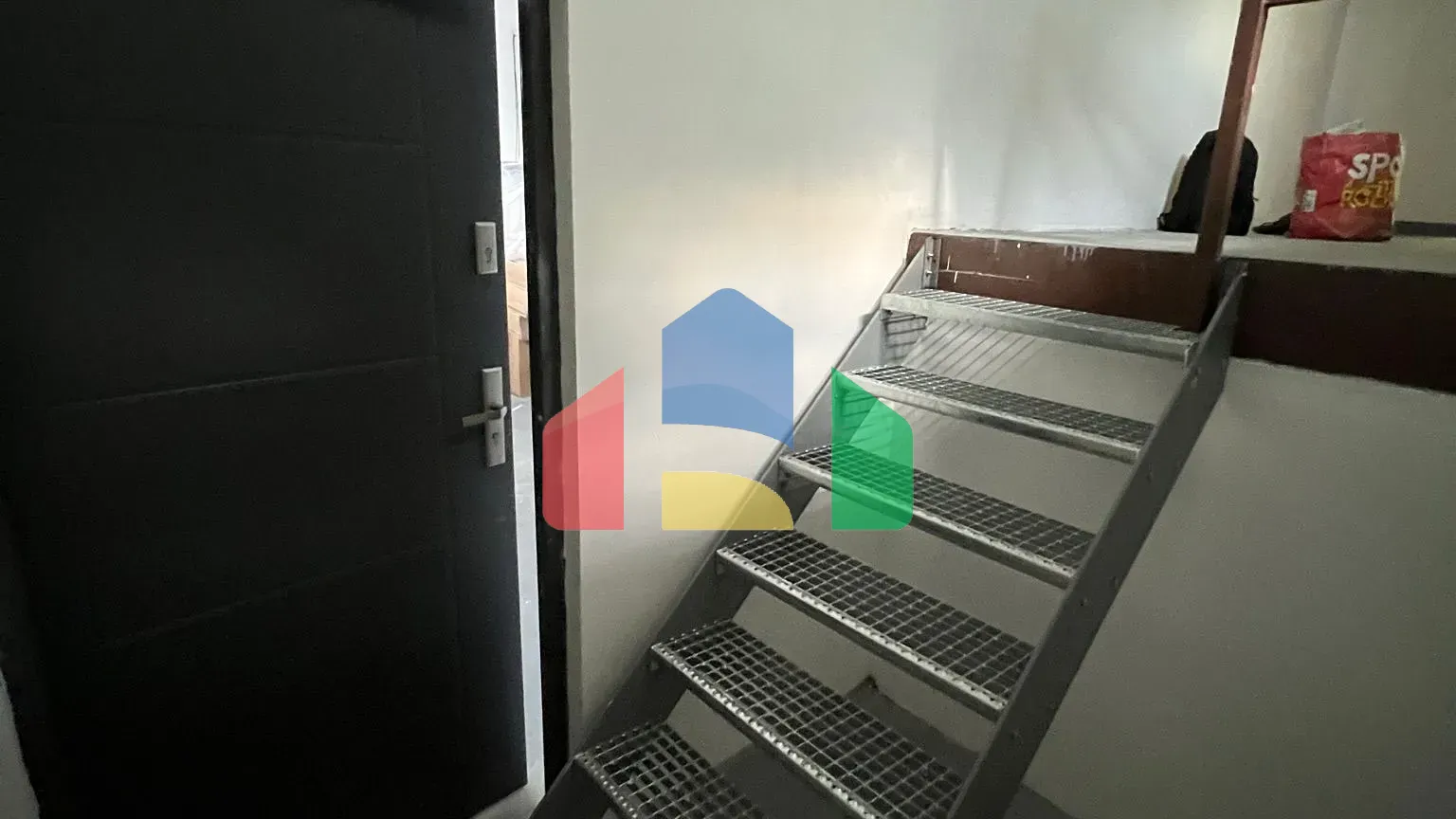 На продажу производственные цеха 210 m²