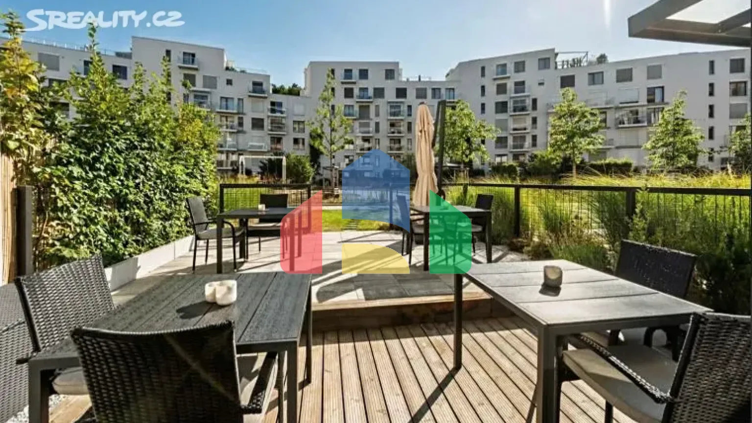 На продажу торговые помещения 90 m²