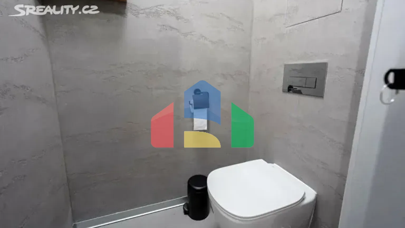 На продажу торговые помещения 90 m²