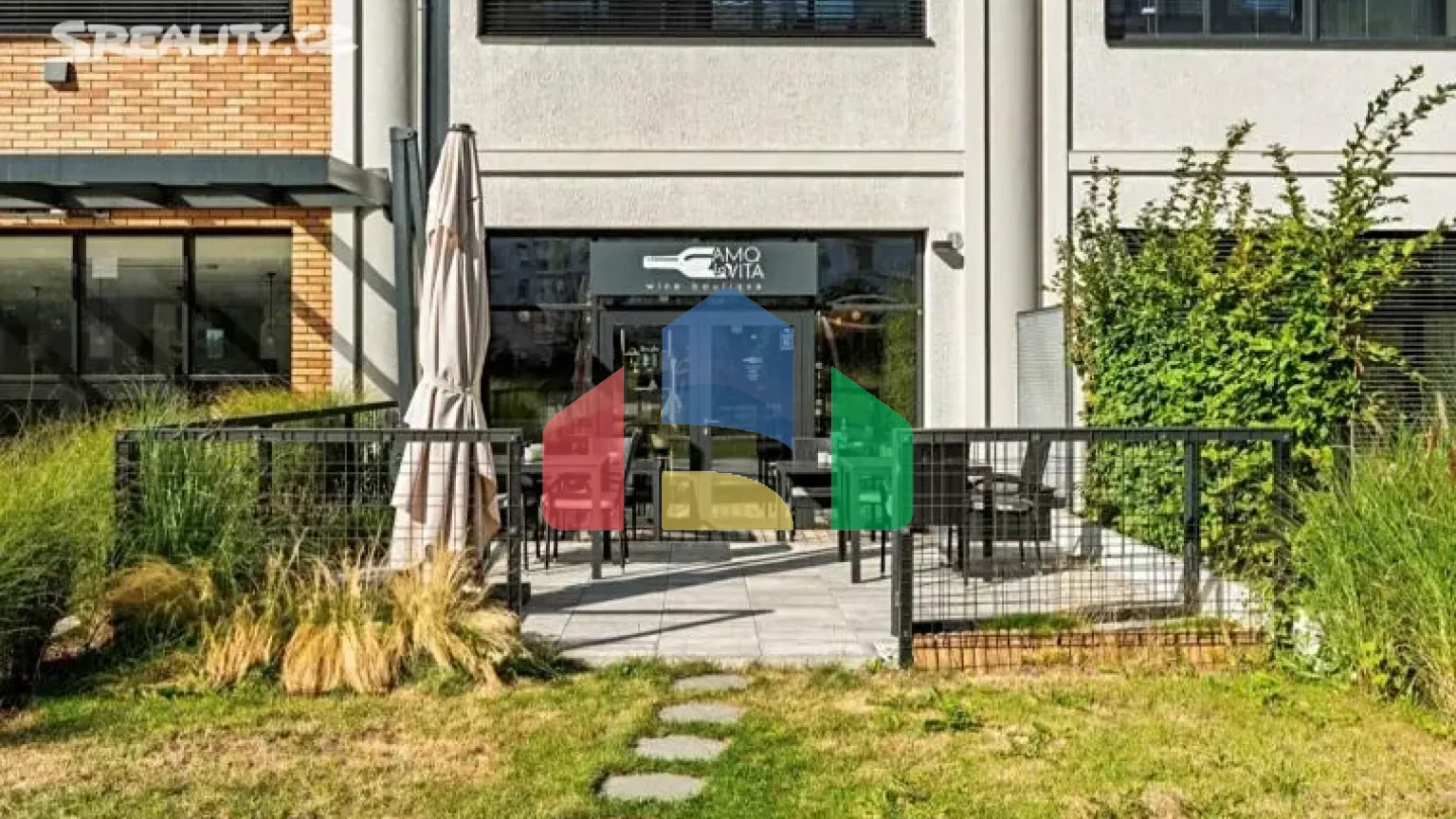 На продажу торговые помещения 90 m²