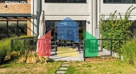 На продажу торговые помещения 90 m²