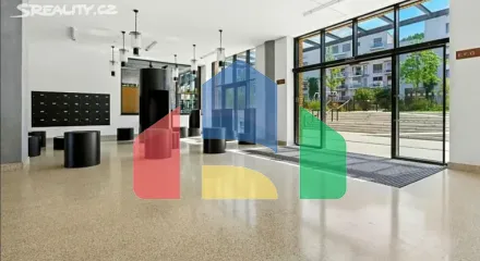 На продажу торговые помещения 90 m²